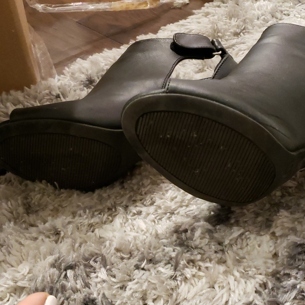 Heels - Picture 5 of 5